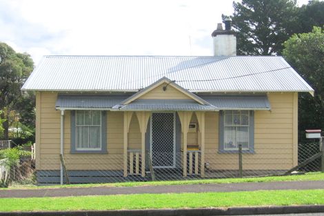 Photo of property in 51 Newington Road, Henderson, Auckland, 0612