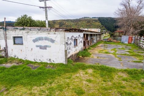 Photo of property in 828 Coast Road, Wainuiomata Coast, Lower Hutt, 5373