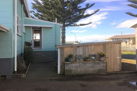 Photo of property in 17 Aubrey Street, Waitara, 4320