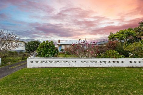 Photo of property in 7 Abbotleigh Avenue, Te Atatu Peninsula, Auckland, 0610