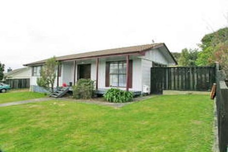 Photo of property in 17 Cleat Street, Whitby, Porirua, 5024