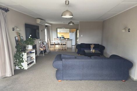 Photo of property in 8 Karaka Street, Merrilands, New Plymouth, 4312