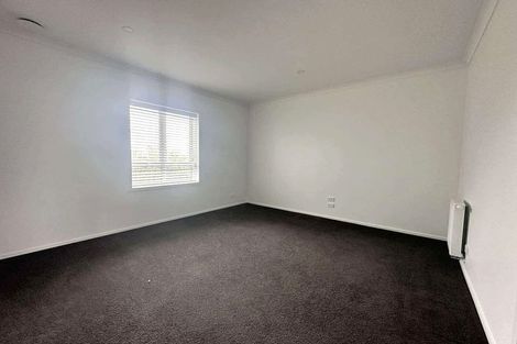 Photo of property in 14 Cessna Way, Newlands, Wellington, 6037