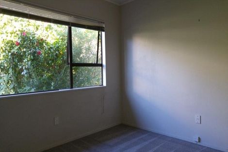 Photo of property in 2/2 Leith Way, Rothesay Bay, Auckland, 0630