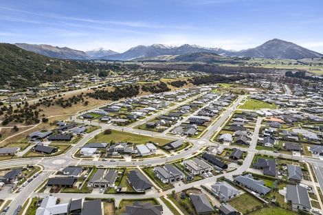 Photo of property in 40 Marbleleaf Lane, Albert Town, Wanaka, 9305