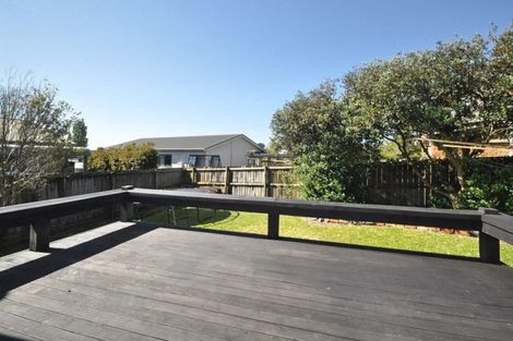 Photo of property in 1 Netherlands Avenue, Kelston, Auckland, 0602