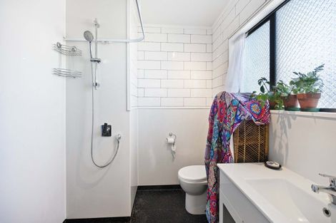 Photo of property in 4b Fernleigh Avenue, Waiuku, 2123