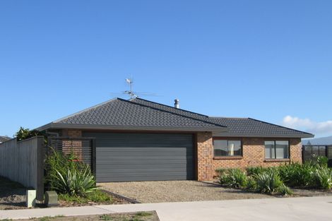 Photo of property in 26 Pharazyn Avenue, Waikanae Beach, Waikanae, 5036