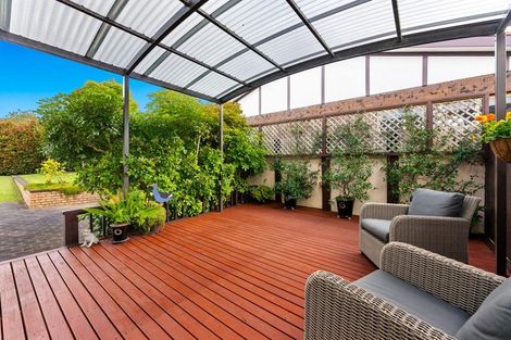 Photo of property in 18 Kennedy Avenue, Forrest Hill, Auckland, 0620