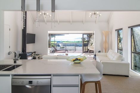 Photo of property in 82 Marine Parade, Paraparaumu Beach, Paraparaumu, 5032