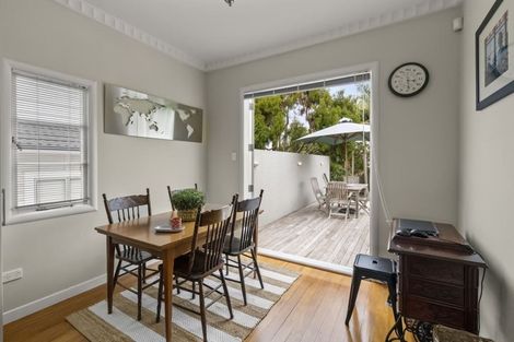 Photo of property in 19 Merani Street, Narrow Neck, Auckland, 0622