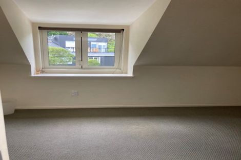 Photo of property in 2/39 Onslow Road, Khandallah, Wellington, 6035