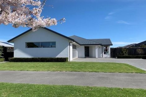 Photo of property in 15 Templetons Road, Aidanfield, Christchurch, 8025