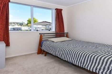 Photo of property in 2/14 Trimdon Street, Randwick Park, Auckland, 2105