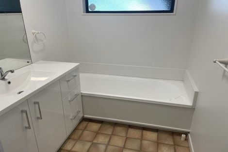 Photo of property in 2/14 Rakaia Rise, Clover Park, Auckland, 2019