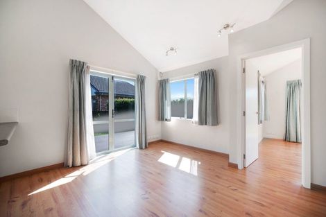 Photo of property in 2 Hillwell Drive, Henderson, Auckland, 0612