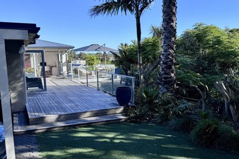 Photo of property in 2/25 Wolsley Avenue, Milford, Auckland, 0620