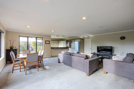 Photo of property in 14 Dunmurry Place, Casebrook, Christchurch, 8051