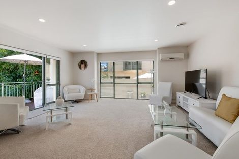 Photo of property in 32 Parkwood Crescent, Gulf Harbour, Whangaparaoa, 0930