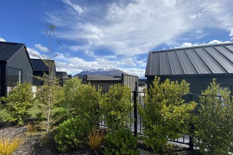 Photo of property in 2 Kotuku Lane, Jacks Point, Queenstown, 9371