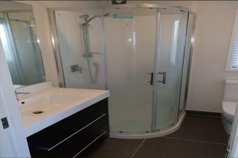 Photo of property in 25c View Road, Henderson, Auckland, 0612