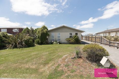 Photo of property in 11 Colonial Place, Kelvin Grove, Palmerston North, 4414
