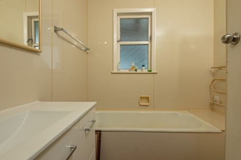 Photo of property in 1014 Tremaine Avenue, Roslyn, Palmerston North, 4414
