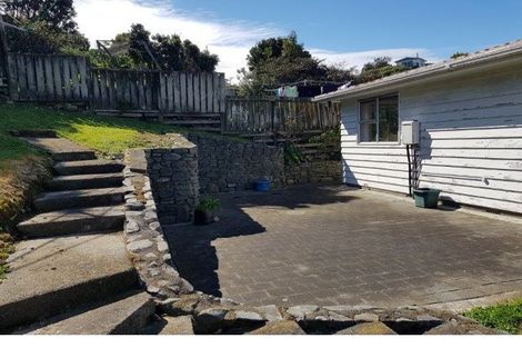 Photo of property in 9 Gloaming Hill, Titahi Bay, Porirua, 5022