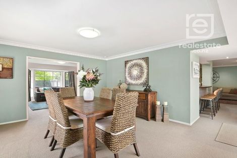 Photo of property in 5 Cumbrian Place, Conifer Grove, Takanini, 2112