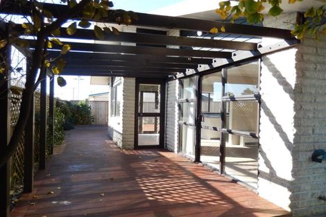 Photo of property in 6a Ropiha Street, Fitzroy, New Plymouth, 4312