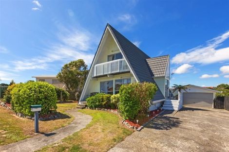 Photo of property in 9 Toporoa View, Ascot Park, Porirua, 5024