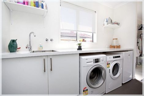 Photo of property in 12 Oxnam Place, Foxton Beach, Foxton, 4815