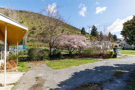 Photo of property in 4 Ednam Street, Roxburgh, 9500