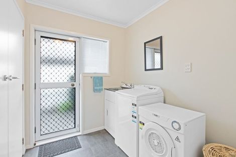 Photo of property in 32a Edward Avenue, Orewa, 0931