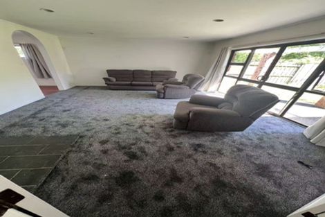 Photo of property in 10 Orinda Close, Botany Downs, Auckland, 2010