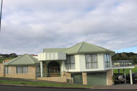 Photo of property in 12 Pistachio Place, Goodwood Heights, Auckland, 2105