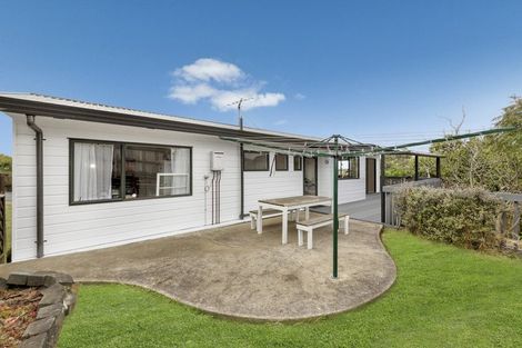 Photo of property in 2/312 Wairau Road, Glenfield, Auckland, 0629