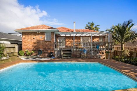 Photo of property in 32 Oakland Avenue, Papatoetoe, Auckland, 2025