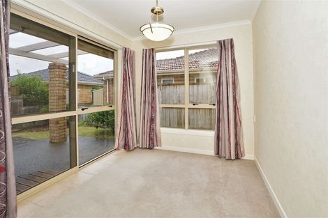 Photo of property in 20 Sovereign Isle Lane, Rototuna, Hamilton, 3210