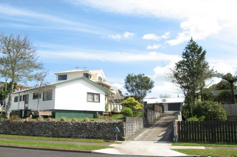 Photo of property in 2a Winstone Place, Highlands Park, New Plymouth, 4312