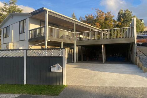 Photo of property in 1 Mcmanaway Grove, Stokes Valley, Lower Hutt, 5019