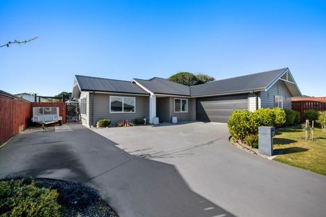 Photo of property in 22 Dreaver Drive, Waitara, 4320