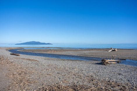 Photo of property in 61 Gawler Street, Te Horo Beach, Otaki, 5581