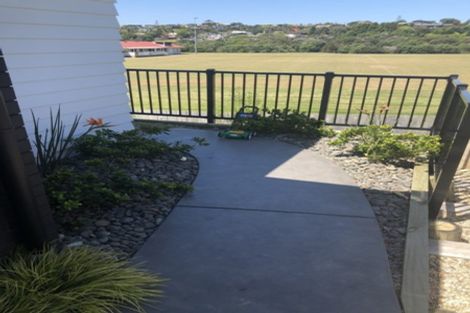 Photo of property in 3 Pae Moana Place, Stanmore Bay, Whangaparaoa, 0932