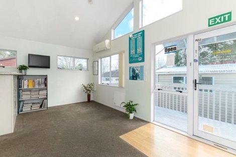 Photo of property in 10 Oteha Valley Road, Northcross, Auckland, 0632