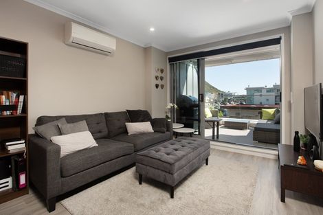 Photo of property in 2/19 Victoria Road, Mount Maunganui, 3116