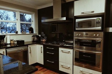 Photo of property in 39 Stewart Drive, Newlands, Wellington, 6037