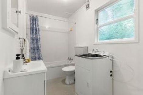 Photo of property in 47b Huntingdon Street, Northland, Wellington, 6012
