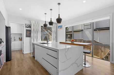 Photo of property in 11 Pacific Heights Road, Orewa, 0931