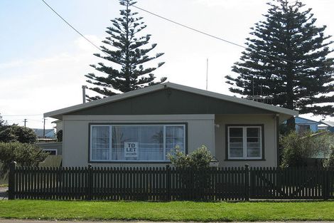 Photo of property in 10 Tregenna Street, Castlecliff, Whanganui, 4501